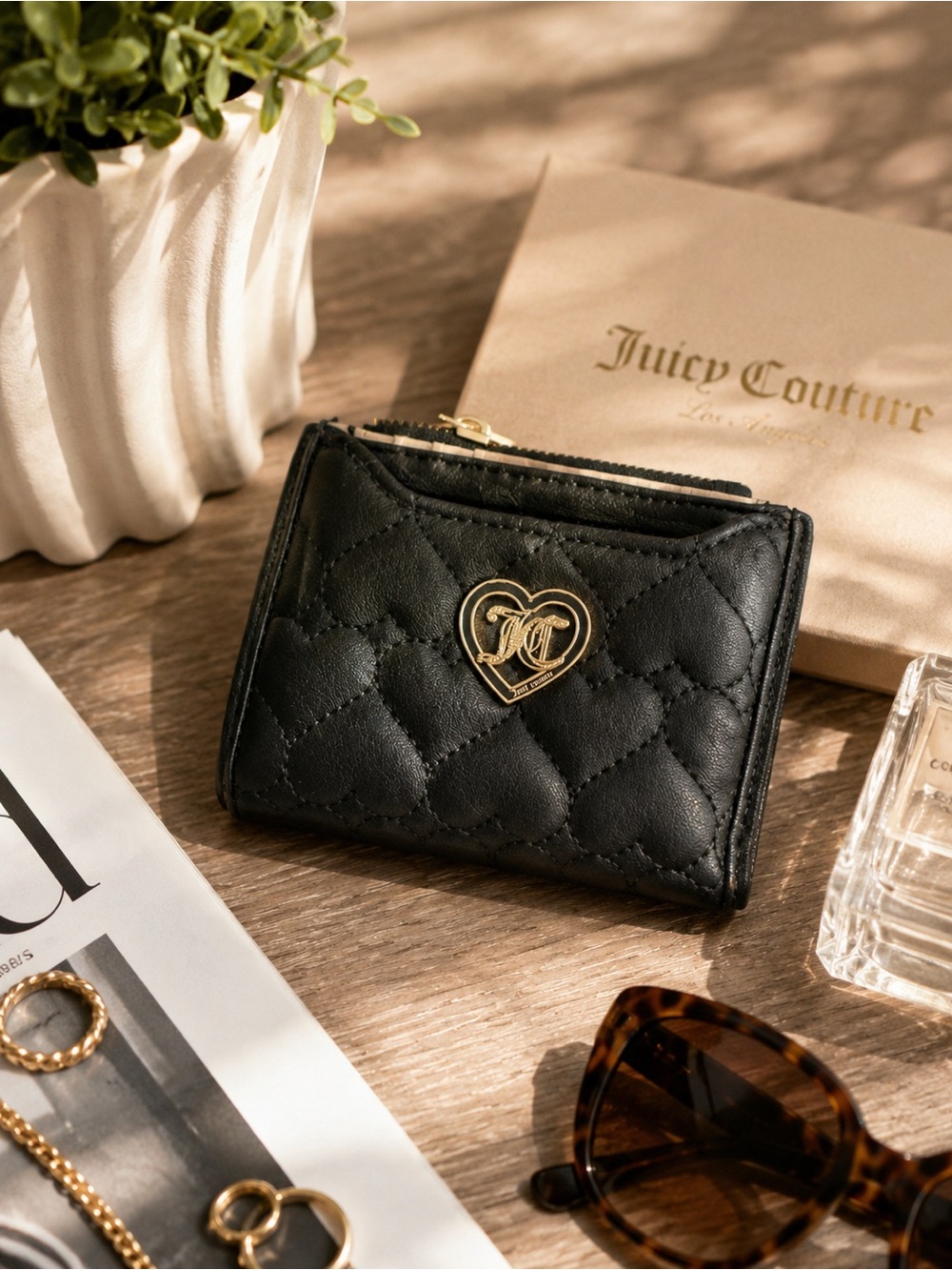 Juicy Couture Black Quilted Heart Wallet Gold Logo Y2K